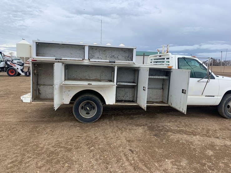 2000-chevrolet-c3500-pickup-image-15