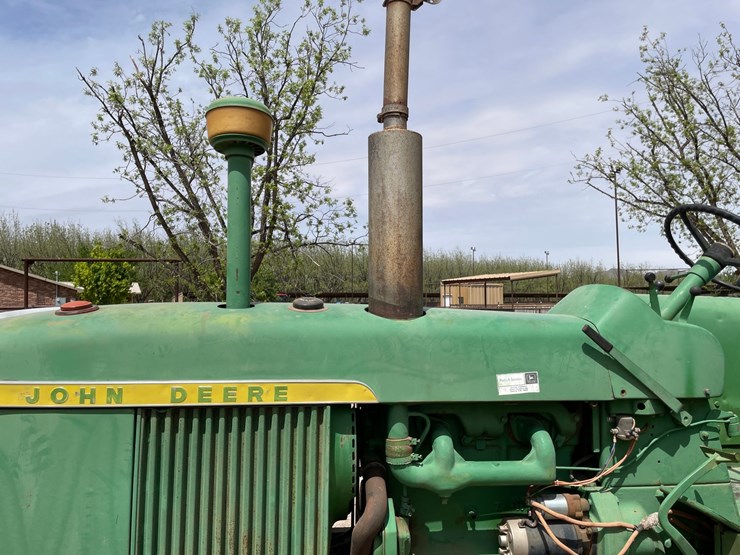 john-deere-3010-image-29