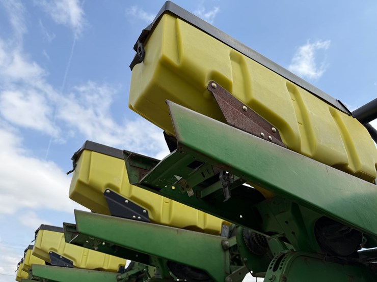 john-deere-1720-image-26