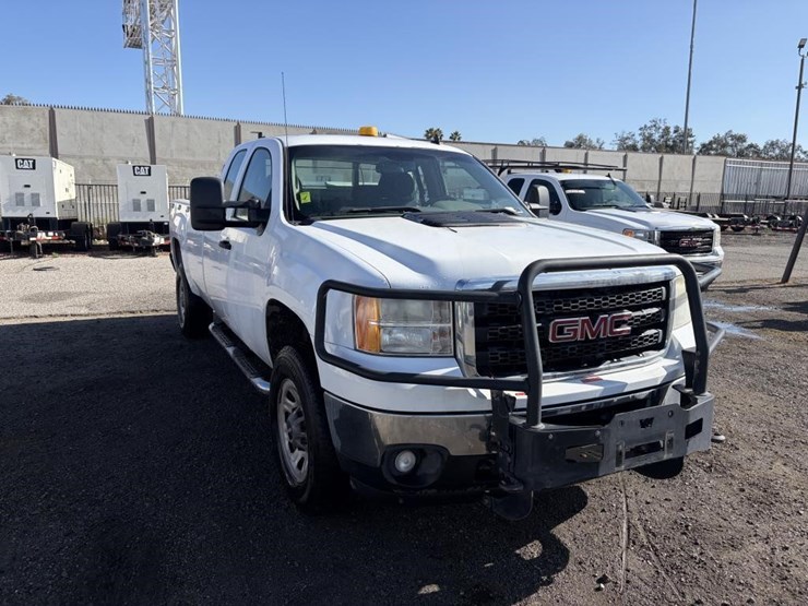 2012-gmc-sierra-3500-image-2