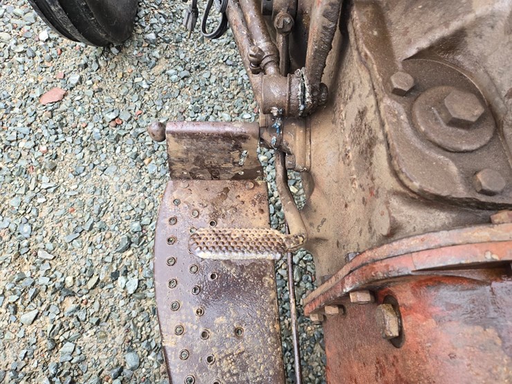 massey-ferguson-35-image-23