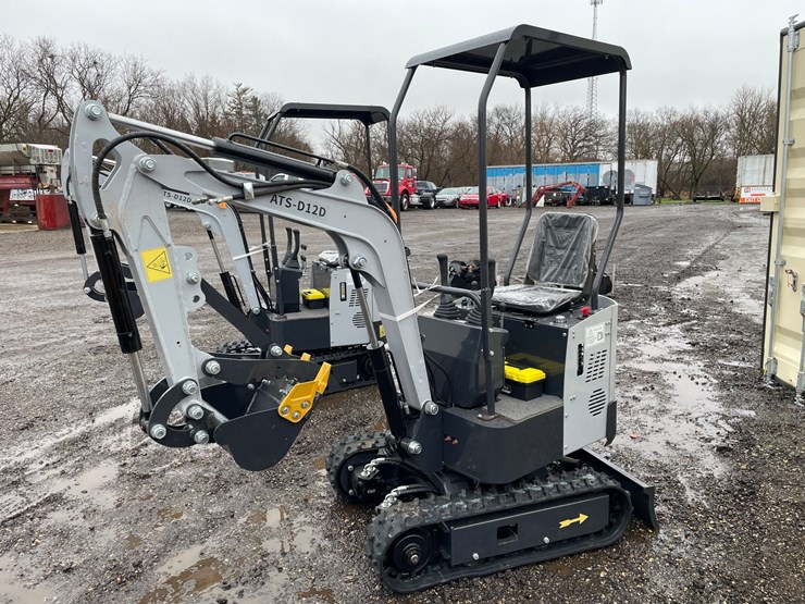 #3293-•-2026-ats-d12d-mini-excavator-image-1