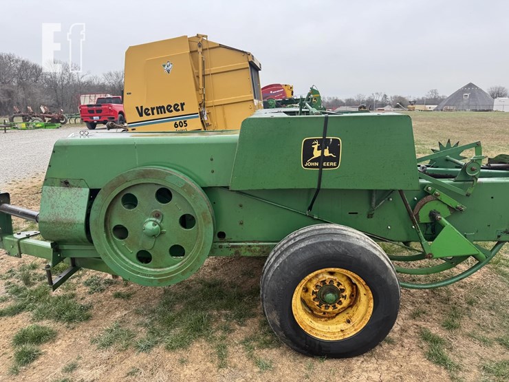 john-deere-348-image-13