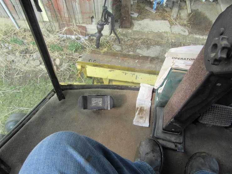 new-holland-tr96-image-47