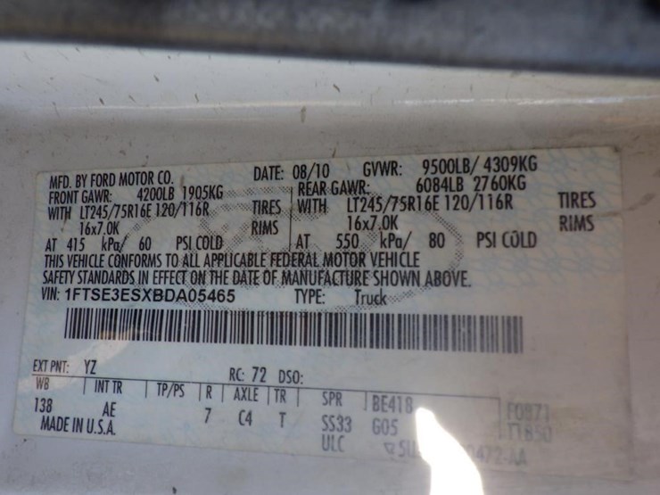 2011-ford-econoline-350-image-16