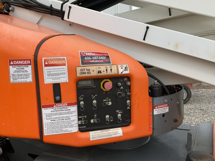 #302-•-2019-snorkel-46'-4wd-articulating-boom-lift-#3-image-24