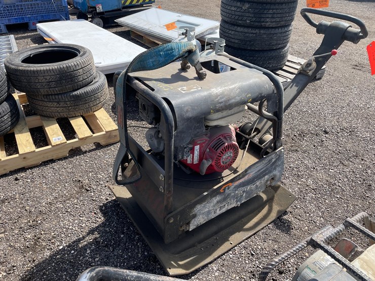 #3452-•-2016-packer-brothers-cnp330y-plate-compactor-image-1