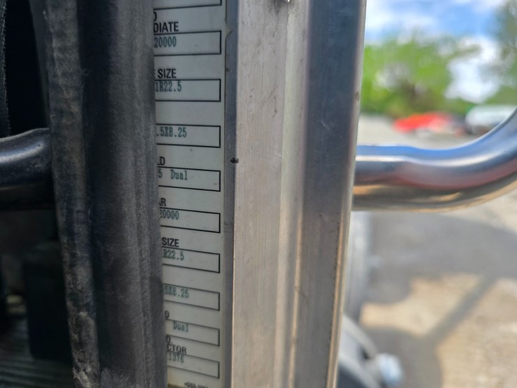 2017-peterbilt-348-image-96