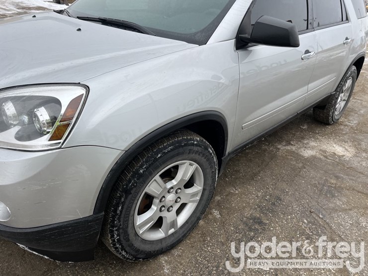 2012-gmc-acadia-image-13