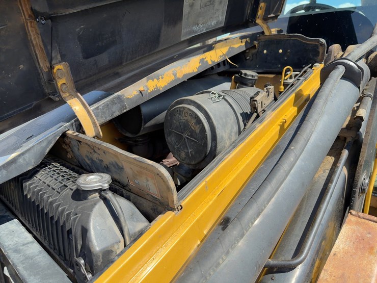 2001-caterpillar-420d-it-image-17