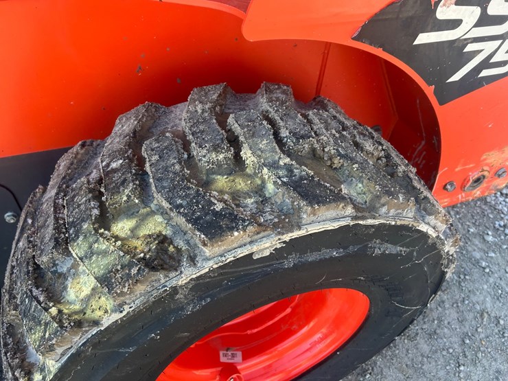 2018-kubota-ssv75-image-50