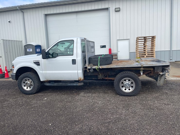 2010-ford-f250-xl-image-8