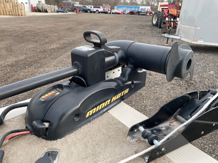 #2338-•-2002-crestliner-1650-fish-hawk-fishing-boat-(has-wi-title)-image-15