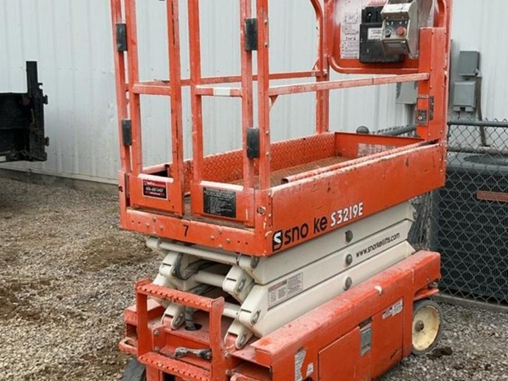 #414-•-2019-snorkel-19'-scissor-lift-image-5