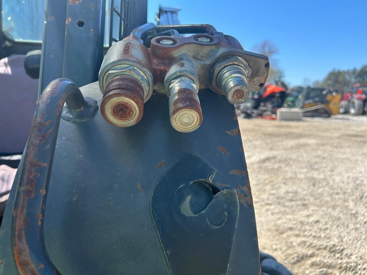 new-holland-l230-image-11