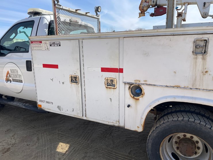 2011-ford-f550-image-34