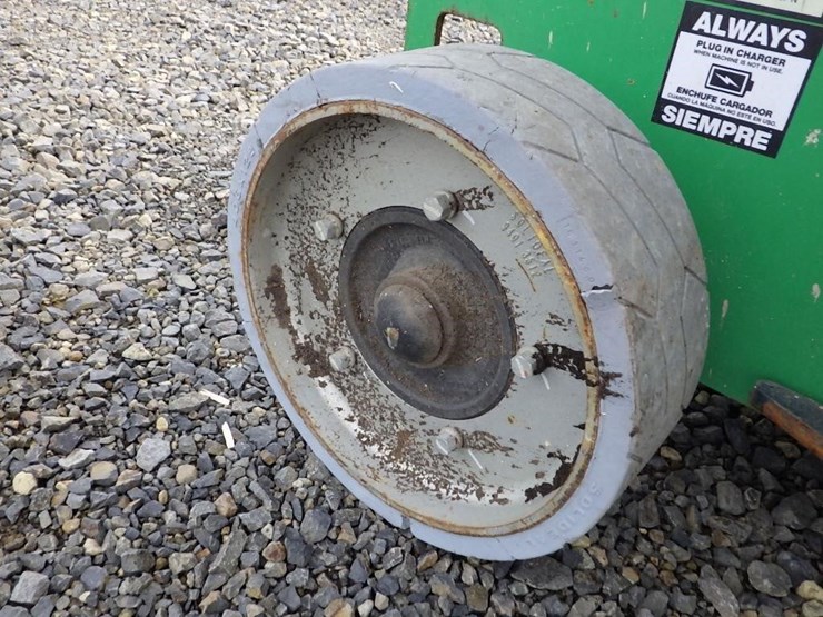 2016-jlg-3246es-image-16