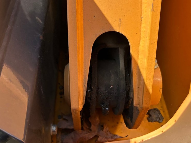 2023-case-tv450b-image-23