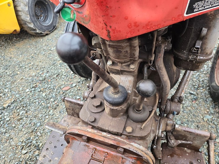 massey-ferguson-35-image-24