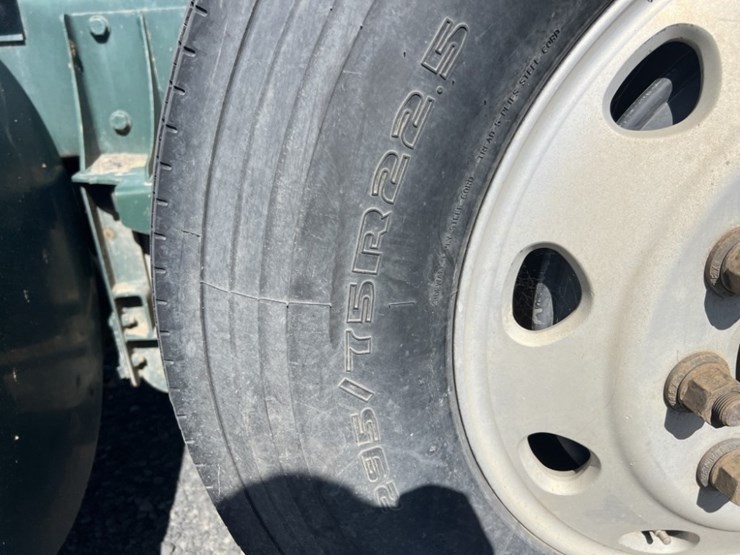 2002-kenworth-w900-image-12