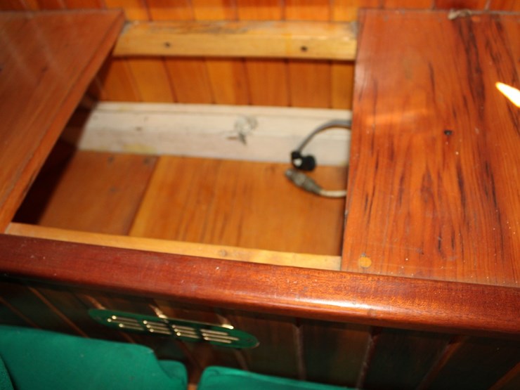 #9545-•-grimmalkin-–-18'-fenwick-williams-classic-wooden-catboat-w/-trailer-image-74