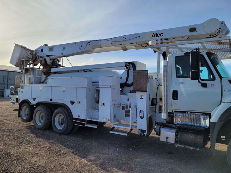 2013-international-harvester-sx525-bucket-truck-image-3
