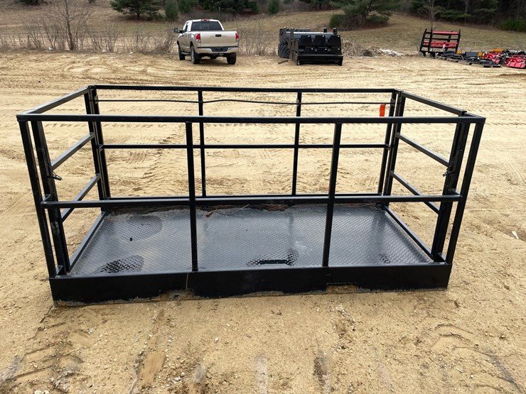 #7531-•-8'-work-platform-with-fork-pockets-image-5