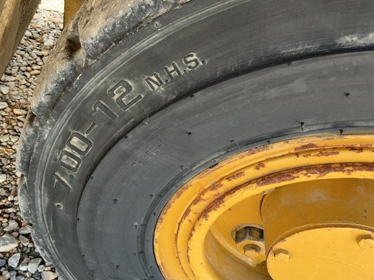 1976-caterpillar-v80c-image-39