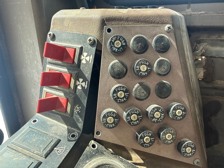 2019-champion-780a-image-50