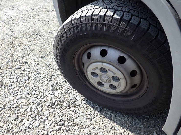 2018-dodge-3500-image-15