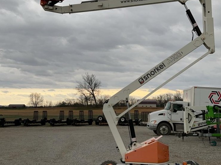 #309-•-2019-snorkel-38'-articulating-lift-image-8