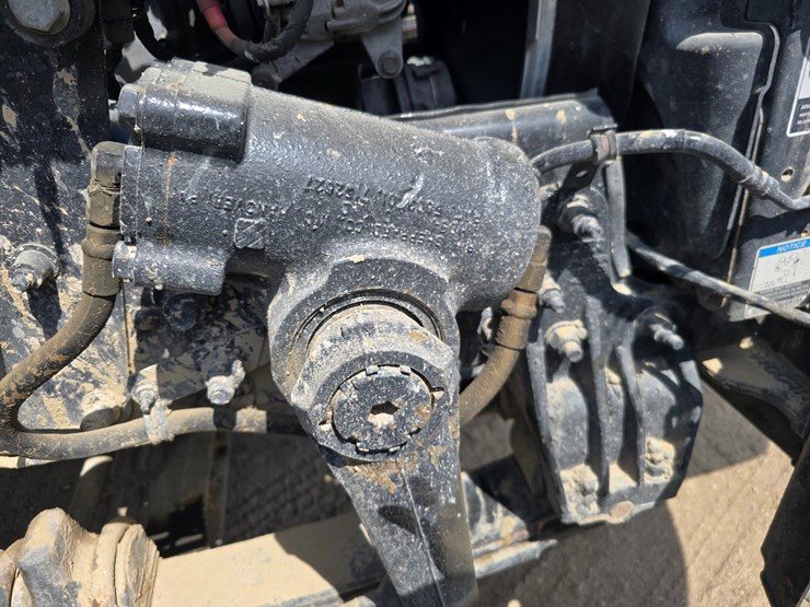 2017-peterbilt-348-image-45