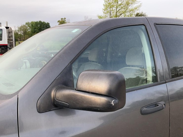 2004-dodge-2500-image-33