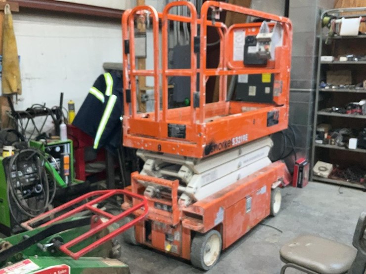 #409-•-snorkel-19'-scissor-image-4