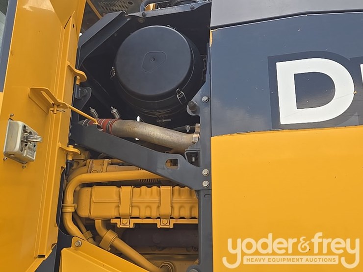 2019-deere-670g-image-48