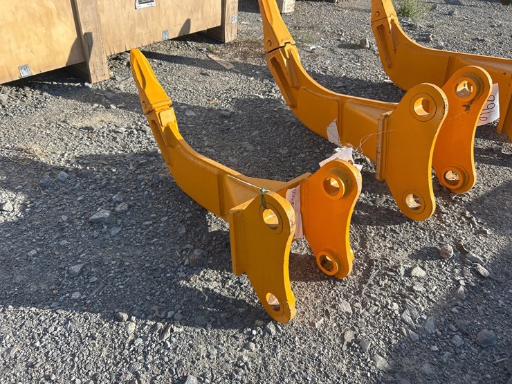 caterpillar-303-image-3