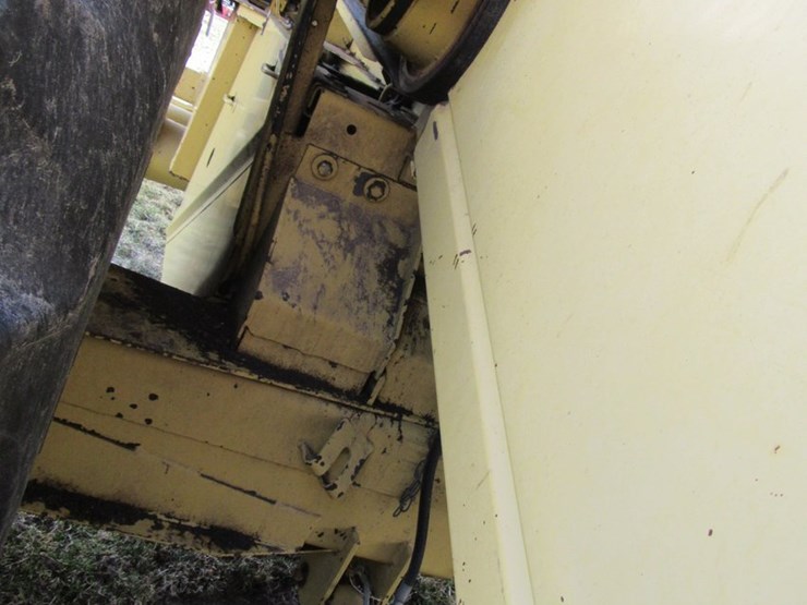 new-holland-tr96-image-35