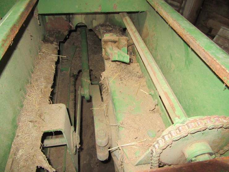 john-deere-336-image-24