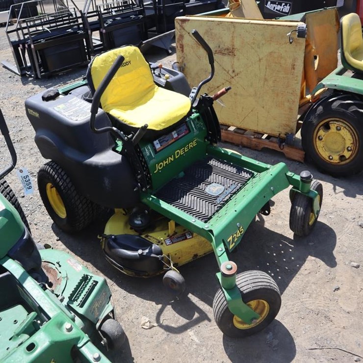 JOHN DEERE Z245