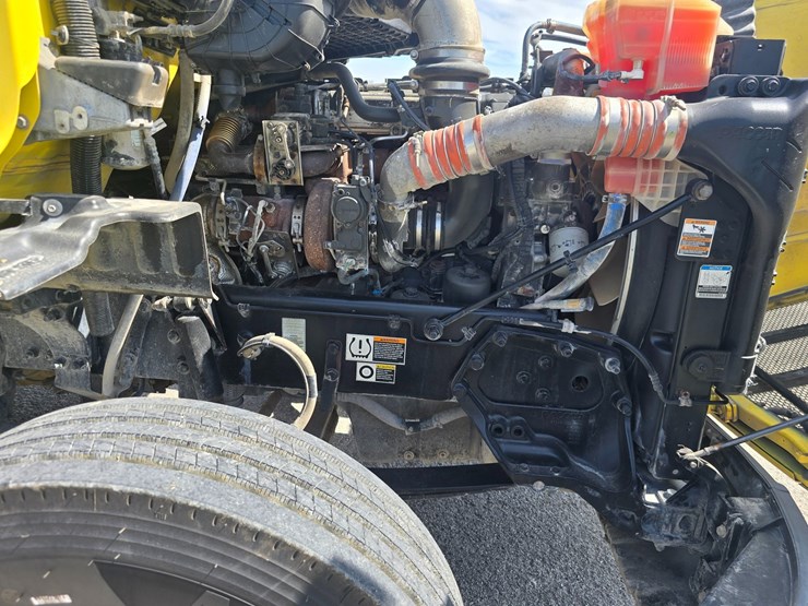 2017-peterbilt-579-image-33