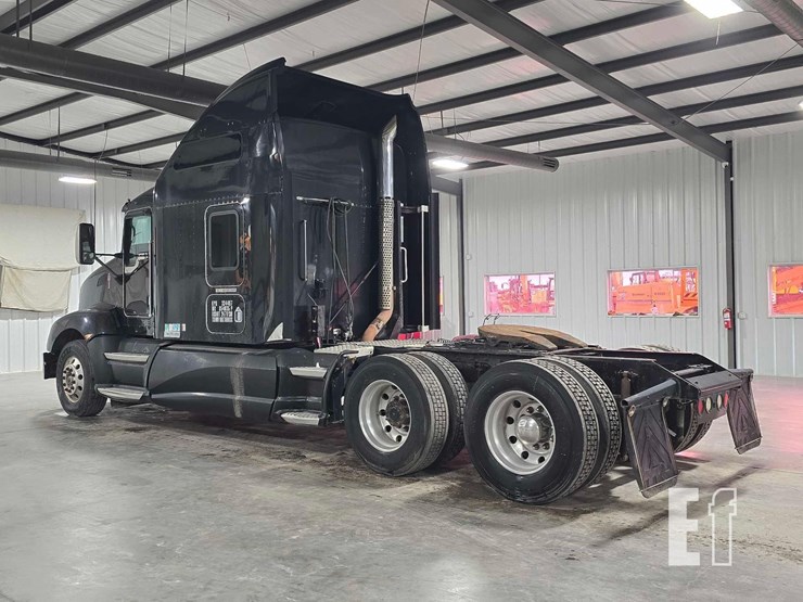 2009-kenworth-t660-image-4
