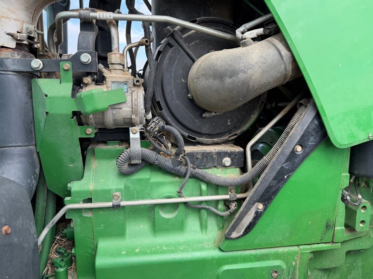 2012-john-deere-8285r-image-56