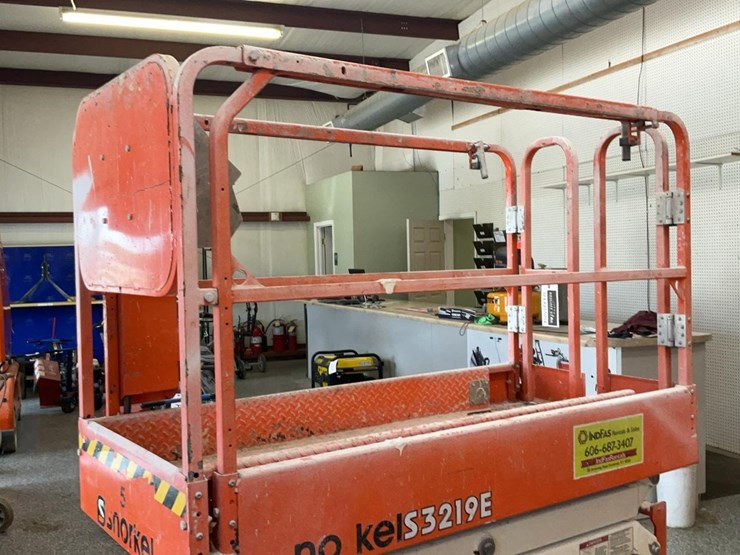 #412-•-2019-snorkel-19'-scissor-lift-image-27