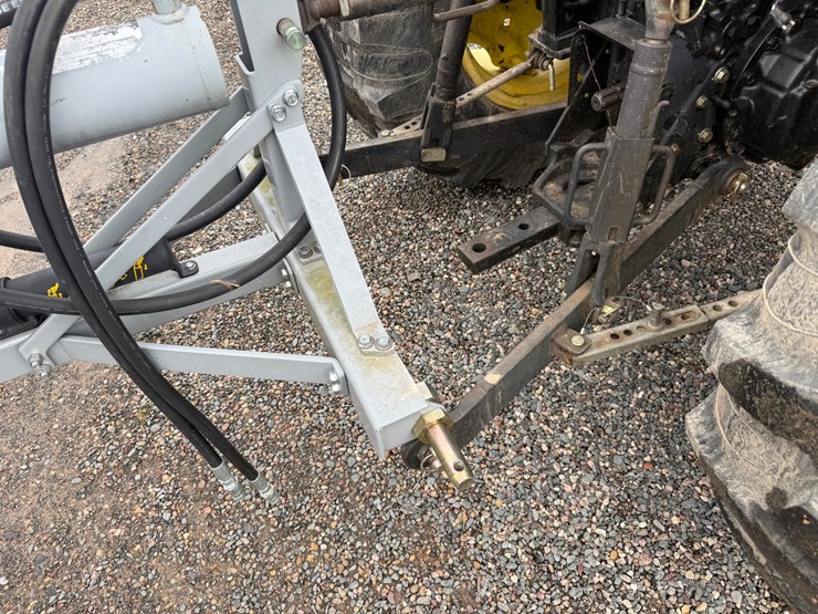 john-deere-4120-image-25