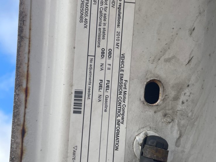 2010-ford-f250-xl-image-33