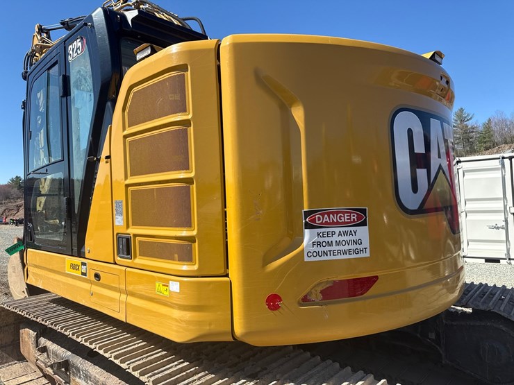 caterpillar-325-image-52