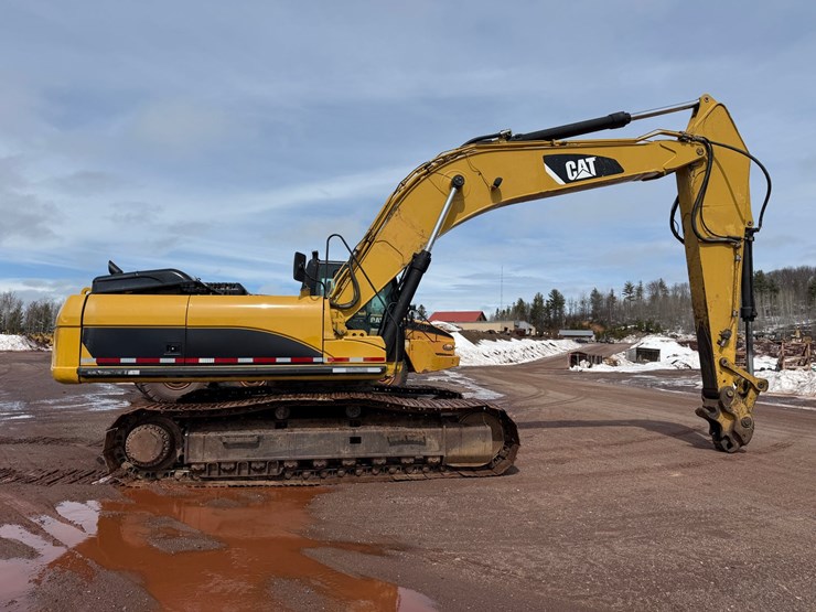 caterpillar-330d-image-6
