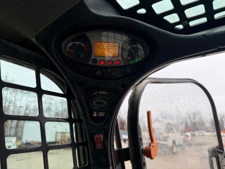 2016-bobcat-t750-image-14