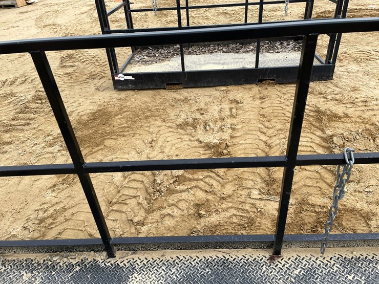 #7533-•-8'-work-platform-with-fork-pockets-image-12