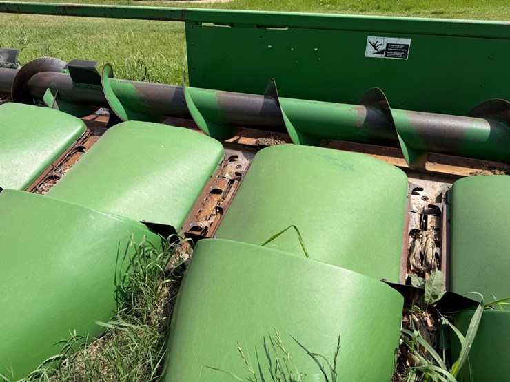 2000-john-deere-894-image-24